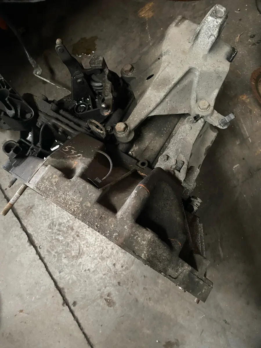 5 Speed Gearbox Renault Megane Fluence - Image 2