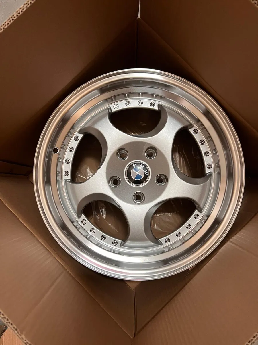 new 17'' dished BMW wheels - Image 1