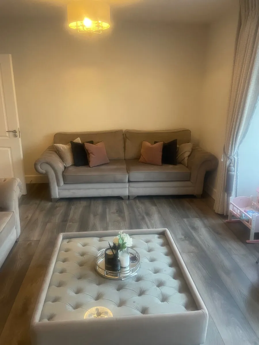 Bespoke Foot / coffee table with glass top - Image 3