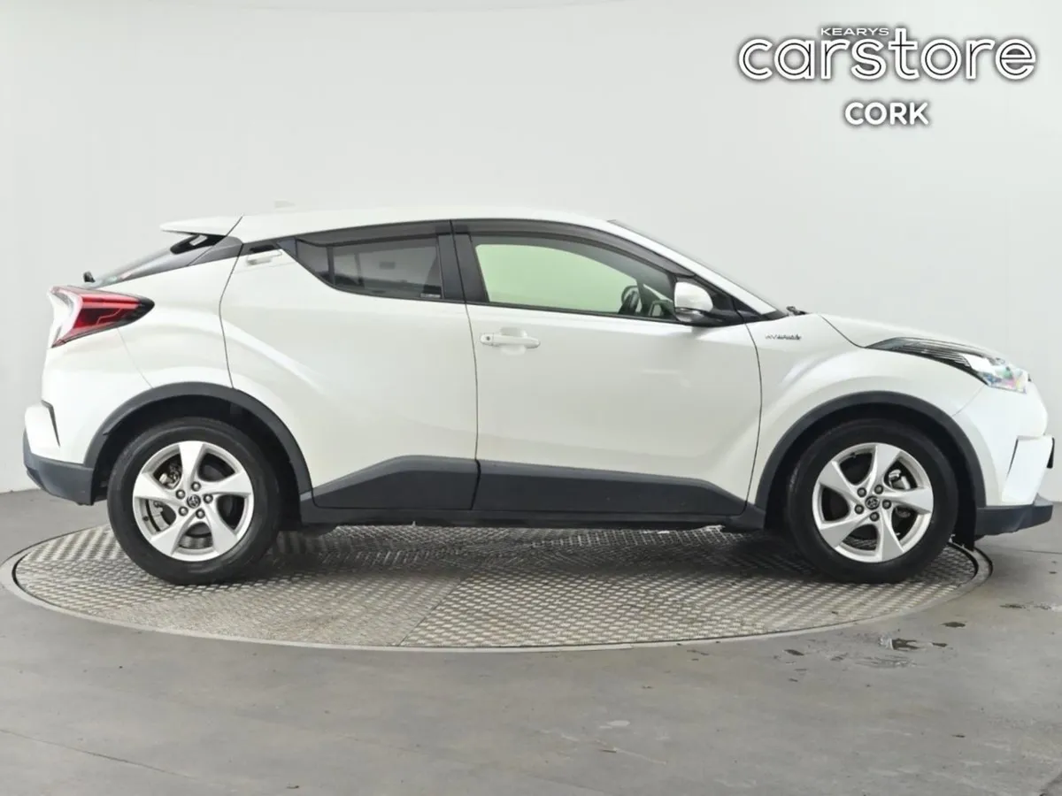 Toyota C-HR 1.8 Hybrid Auto - Image 3