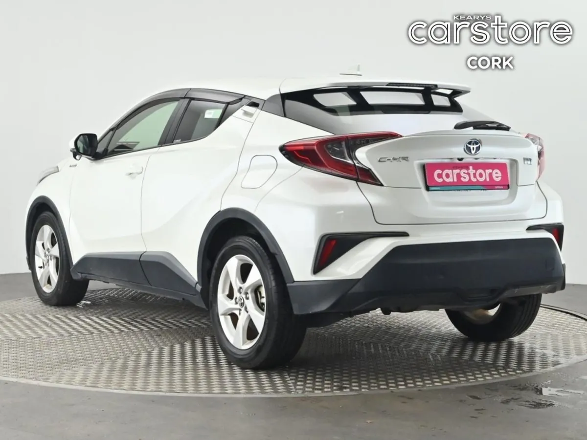 Toyota C-HR 1.8 Hybrid Auto - Image 4