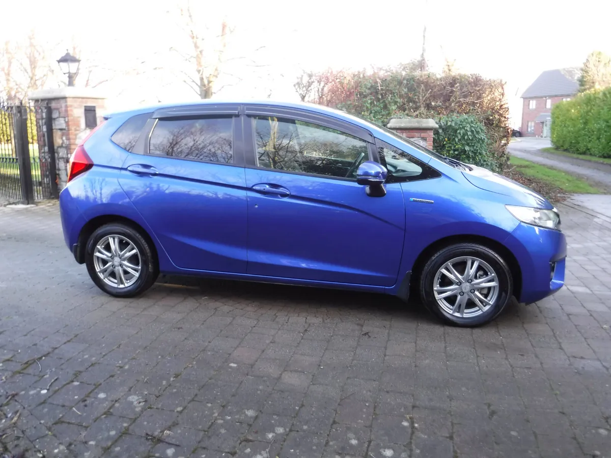 HONDA FIT 1.5 AUTO HYBRID L-SPEC HALF LEATHER - Image 2