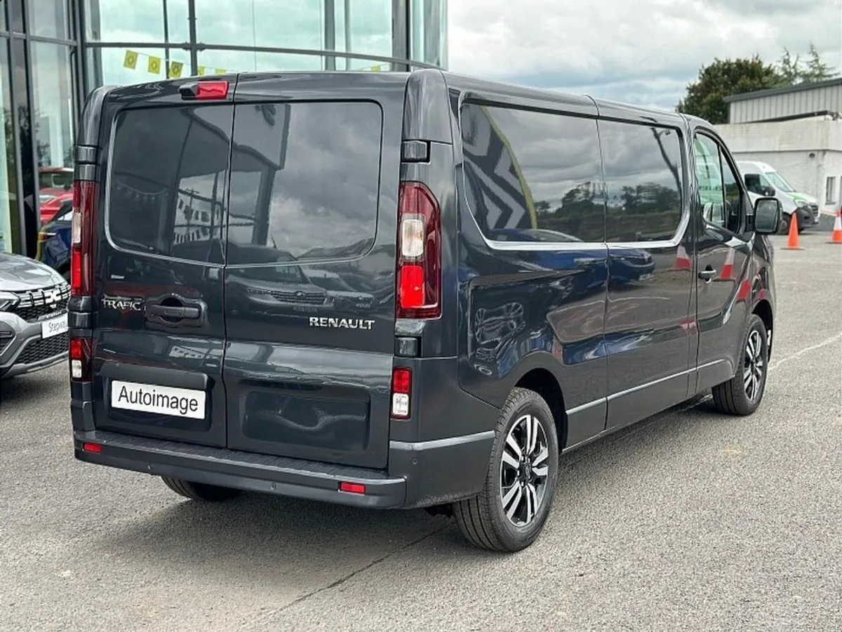 Renault Trafic Extra Sport 170 ex vat Price Displ - Image 4