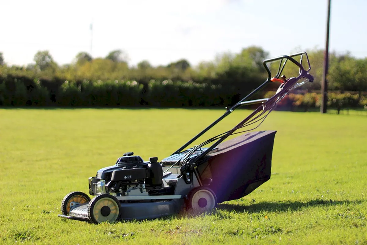 Piranha P21HS 21" Pro Lawnmower with Honda Engine - Image 4