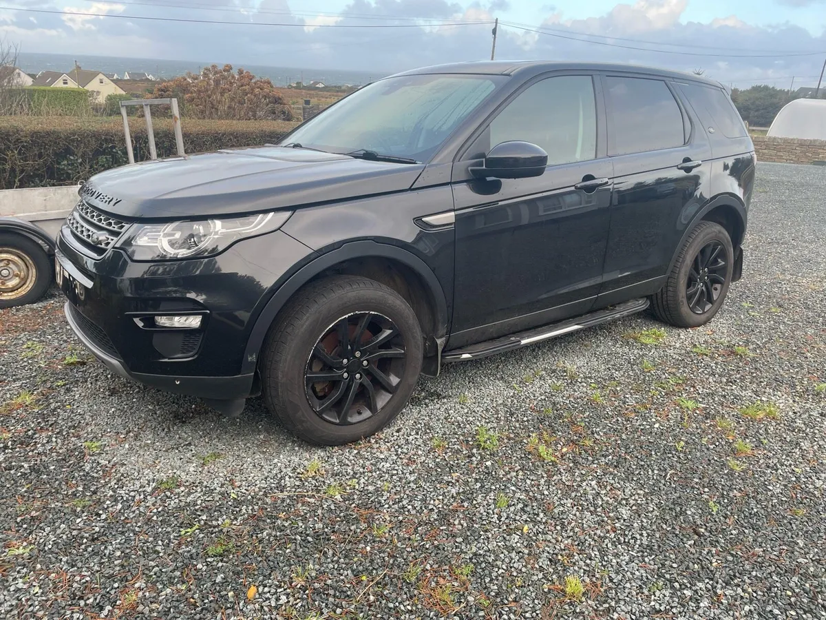 2016 Land Rover Discovery - Image 1