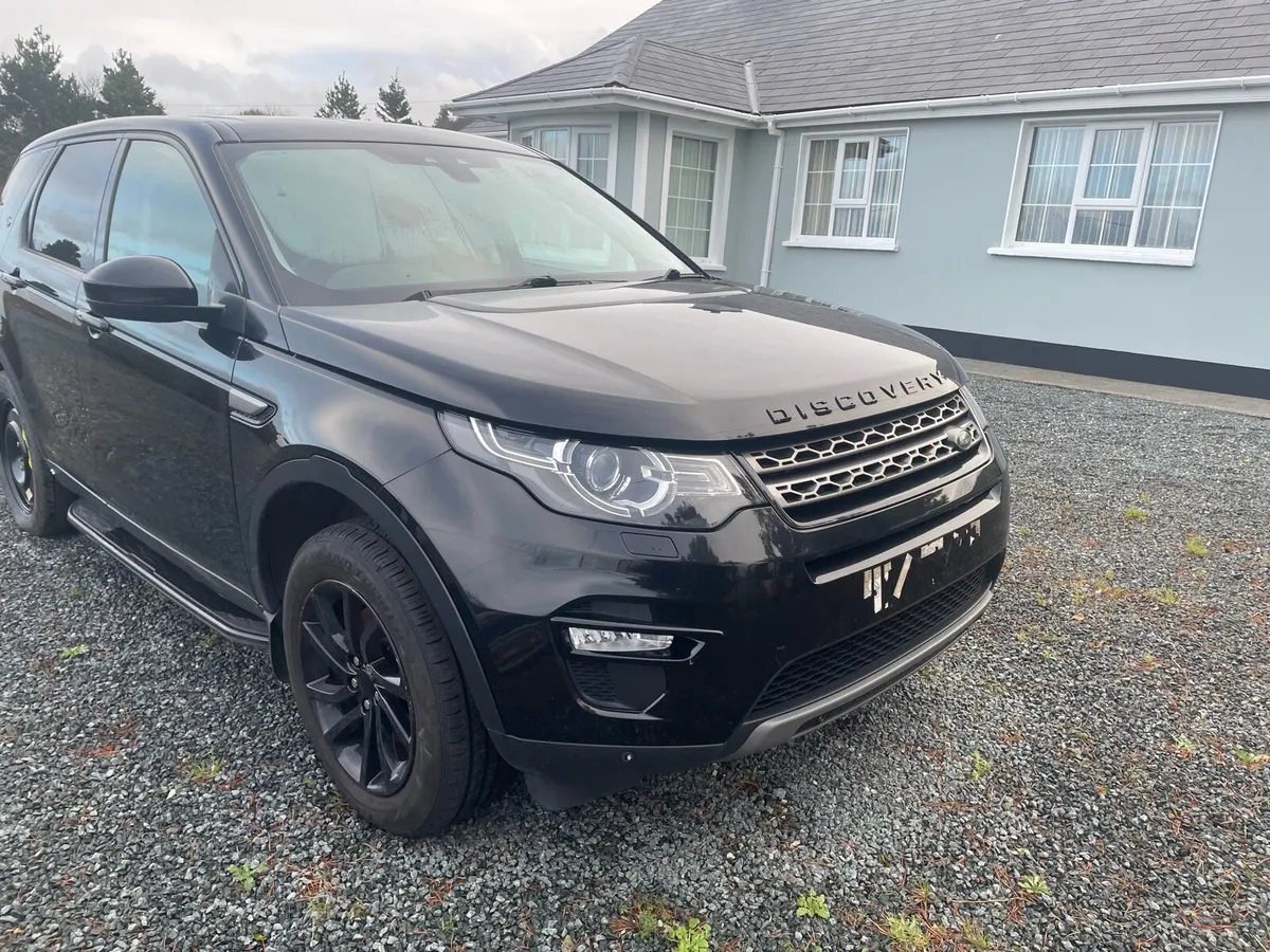 2016 Land Rover Discovery - Image 2