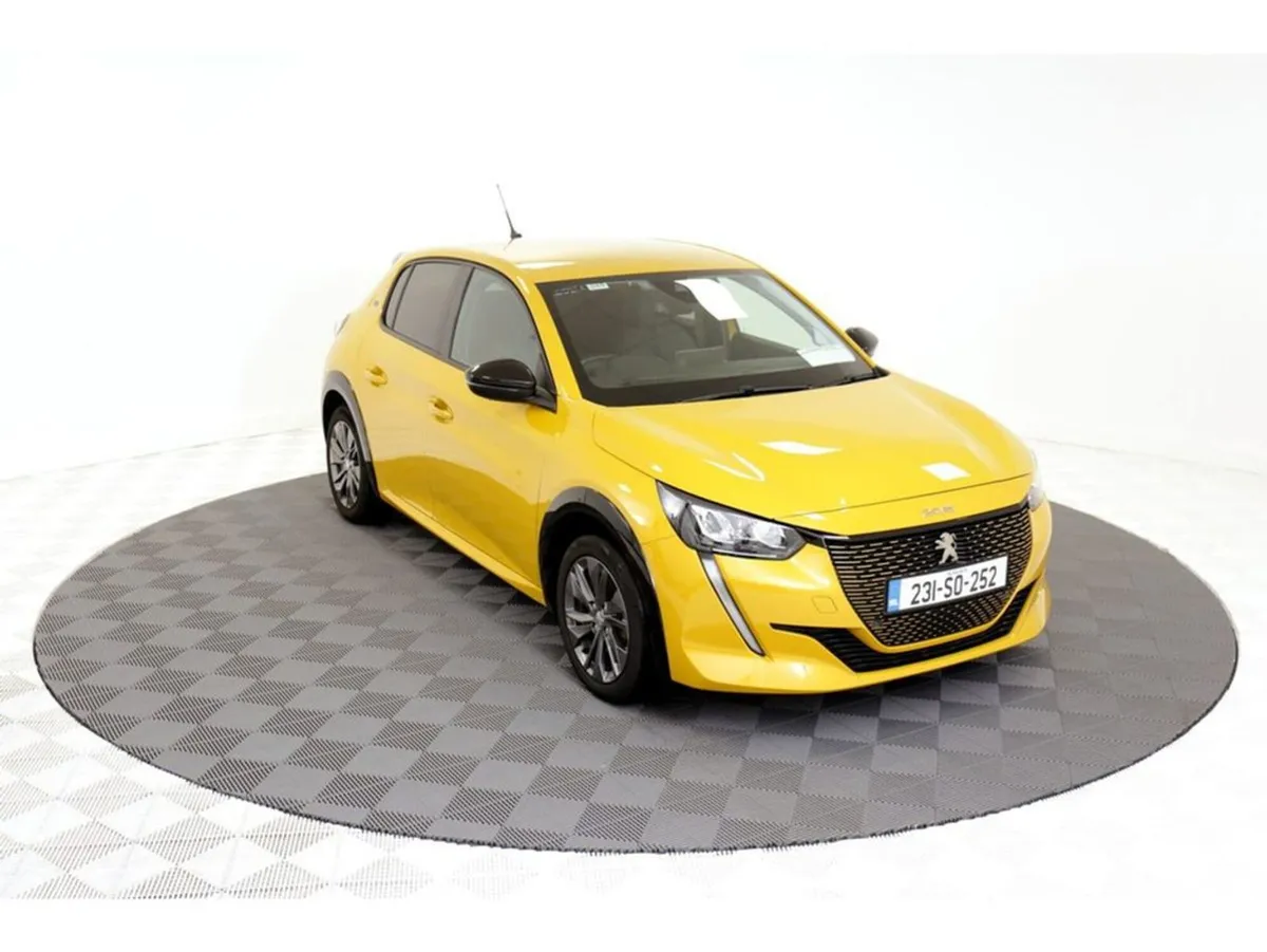 Peugeot 208 E-allure Pack 50kwh 136HP - up to 360 - Image 1