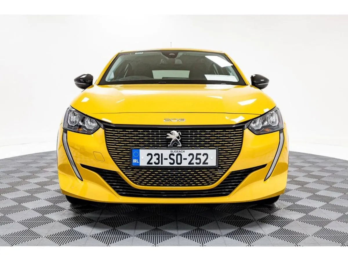 Peugeot 208 E-allure Pack 50kwh 136HP - Image 2