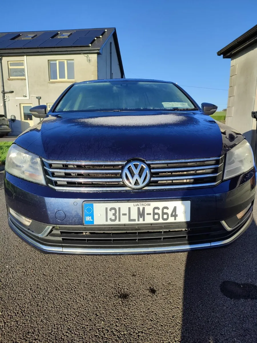 Volkswagen Passat 2013 - Image 2