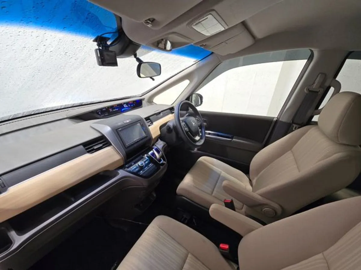 Honda Freed 1.5 Hybrid G Honda Sensing 7 Seater - Image 4