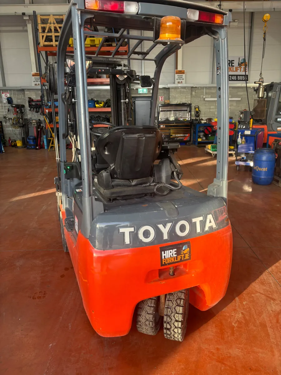 Toyota 1.6 ton electric forklift - Image 3