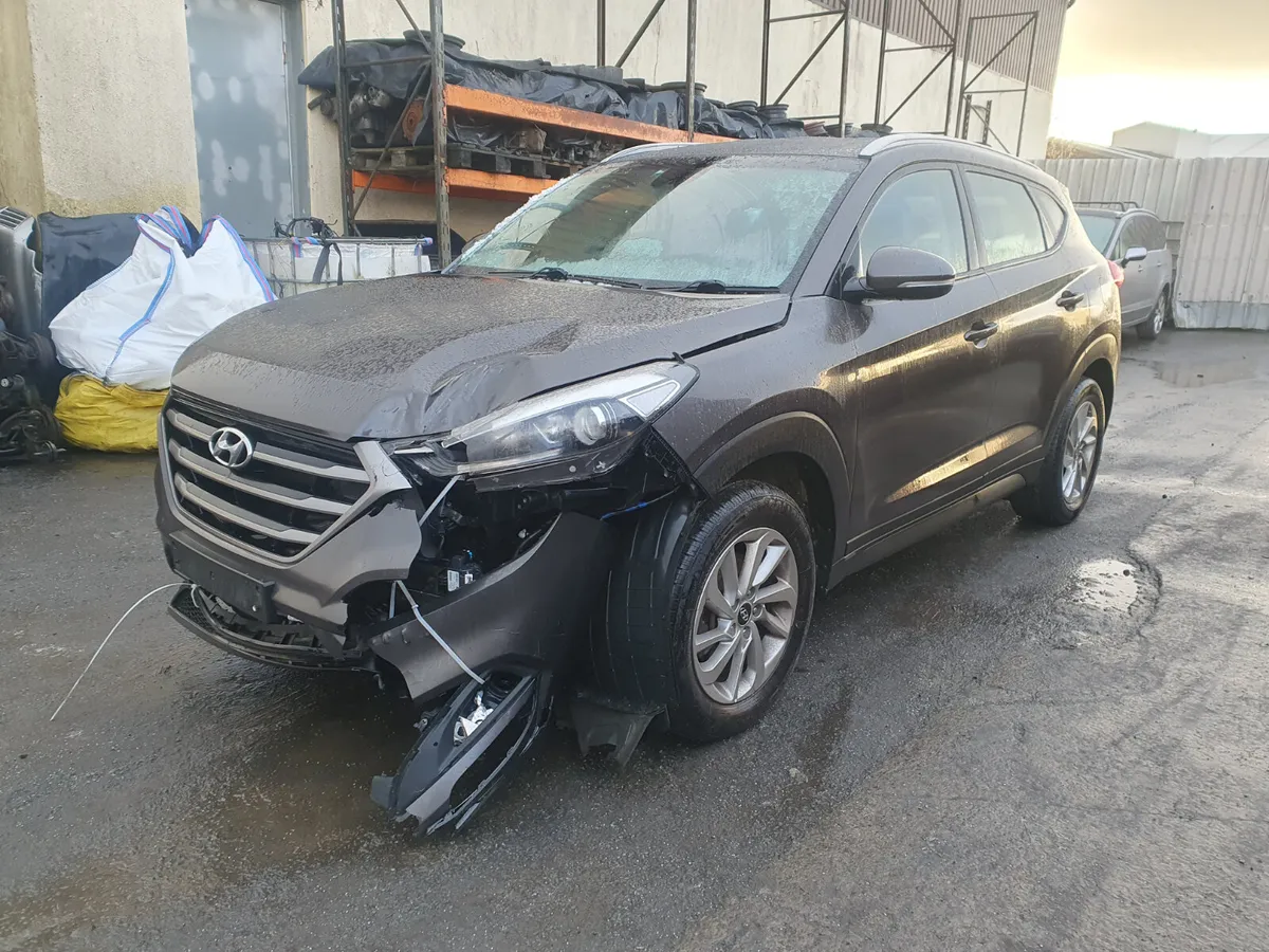 17 HYUNDAI TUCSON  1.7 CRDI FOR BREAKING - Image 2