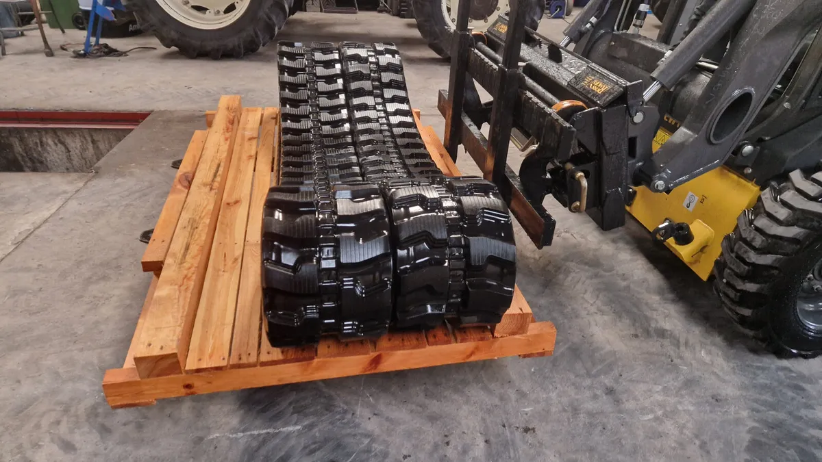 Rubber tracks - Image 1