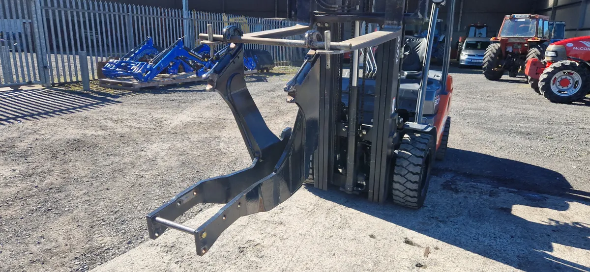 New Holland LOADER Brackets - Image 3