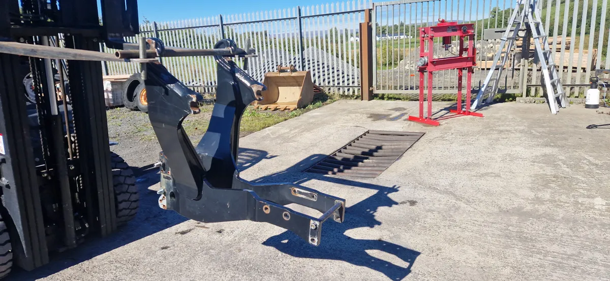 New Holland LOADER Brackets - Image 1