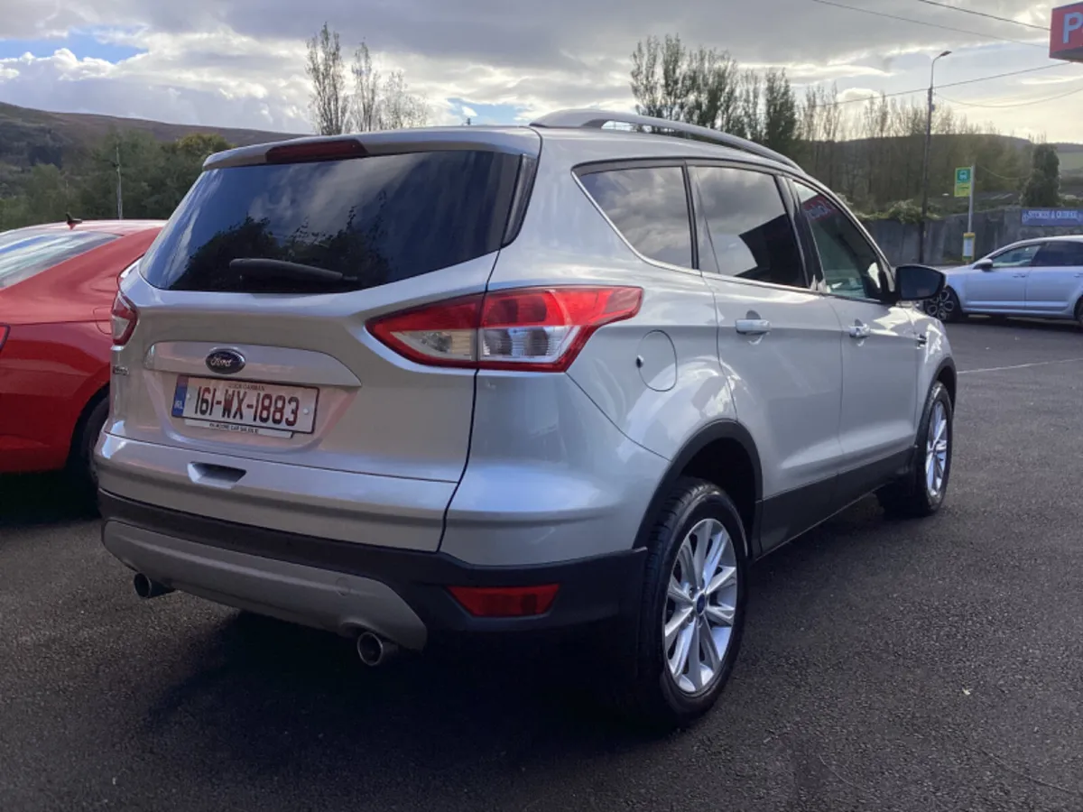 Ford Kuga ** F.S.H * TITANIUM - Image 4