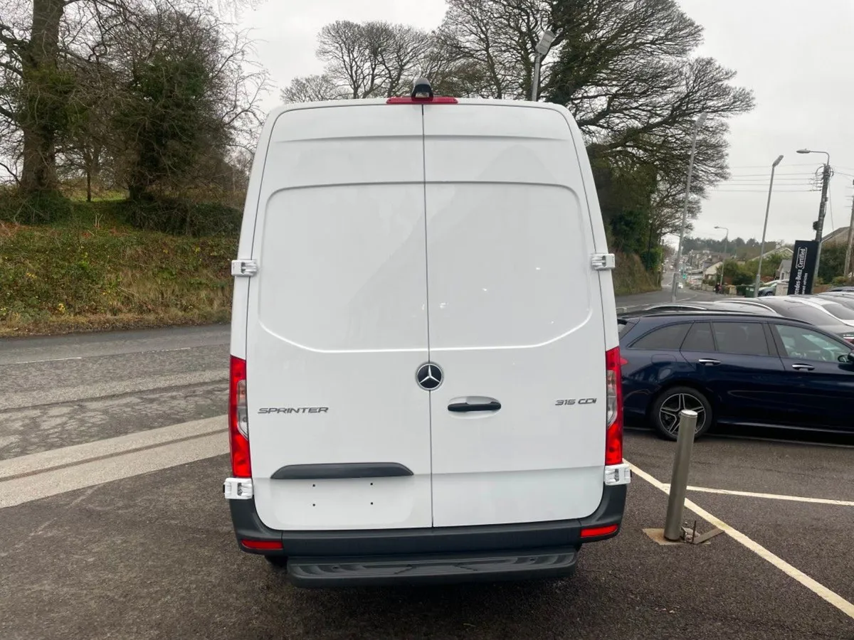 Mercedes-Benz Sprinter 315 MWB High Roof Base - Image 4