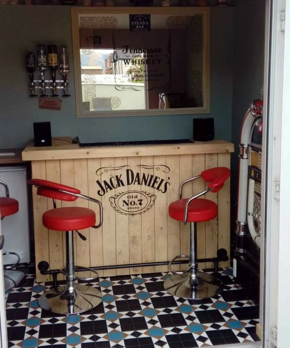 L shape Wooden home bar mancave gamesroom home pub - Image 2