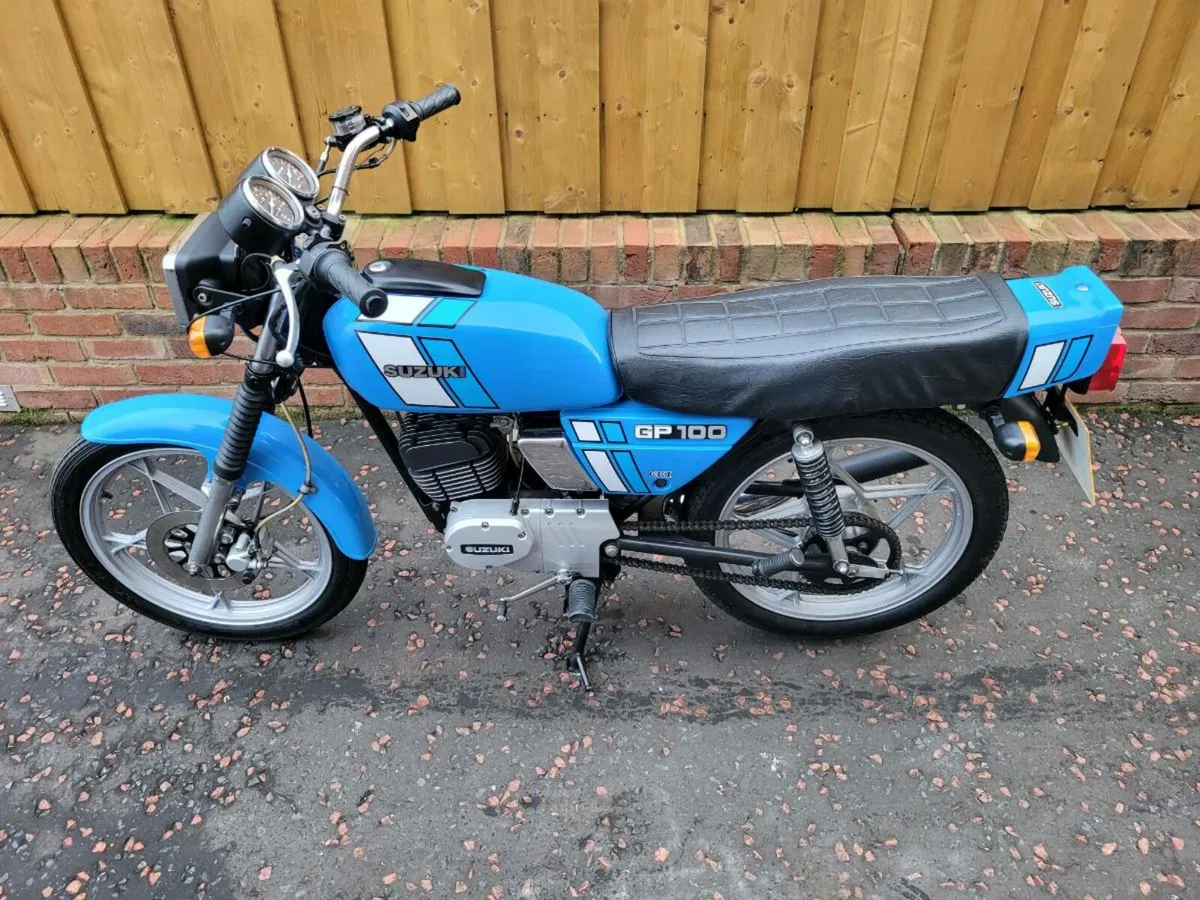 1985 suzuki gp100 classic motorbike - Image 2