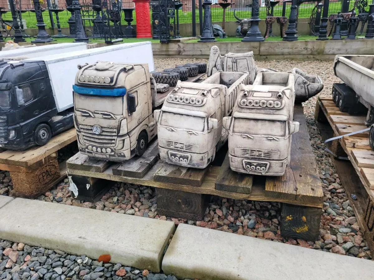 Large stone lorry fridge units garden ornaments - Image 2