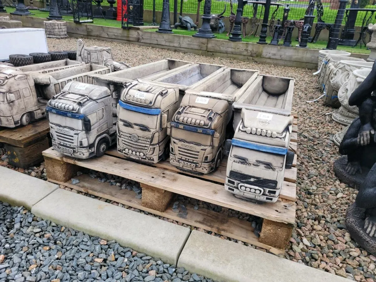 Large stone lorry fridge units garden ornaments - Image 3