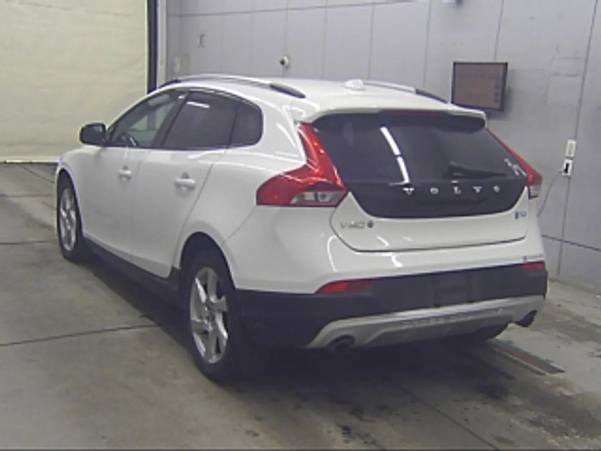 Volvo Cross Country 1.6 Litre T4 Cross Country V4 - Image 2