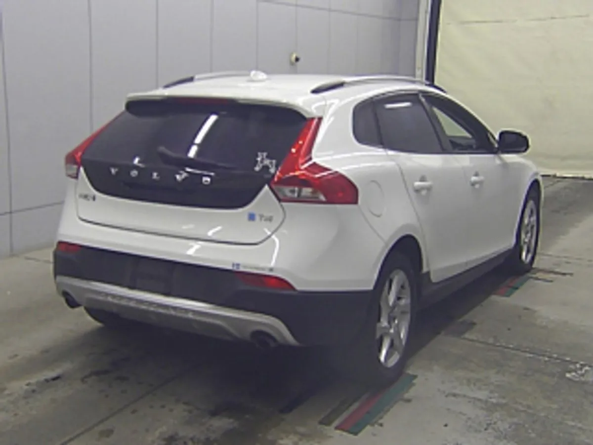 Volvo Cross Country 1.6 Litre T4 Cross Country V4 - Image 3