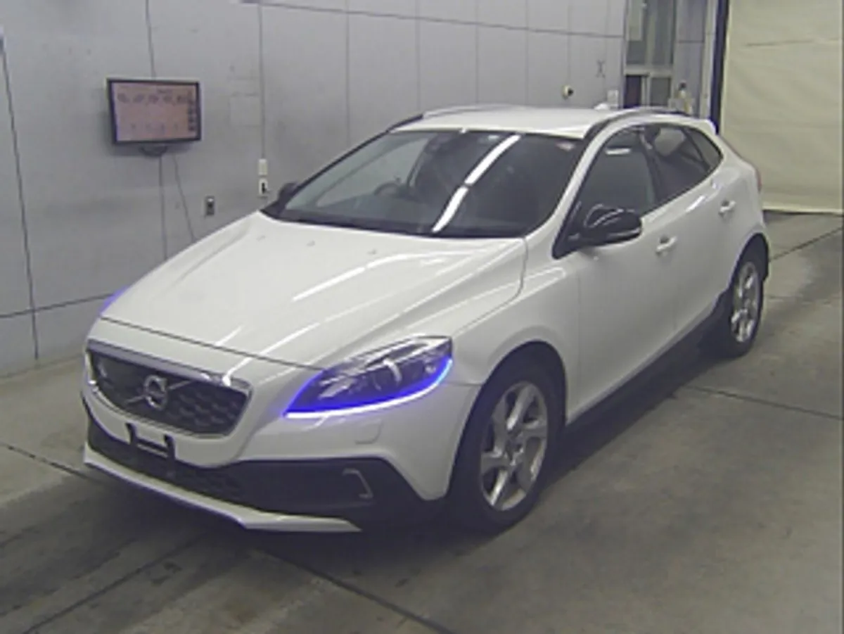 Volvo Cross Country 1.6 Litre T4 Cross Country V4 - Image 4