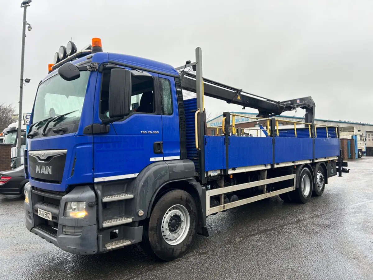 2016 man tgl26.360 6x2 26 ton flat with crane - Image 1