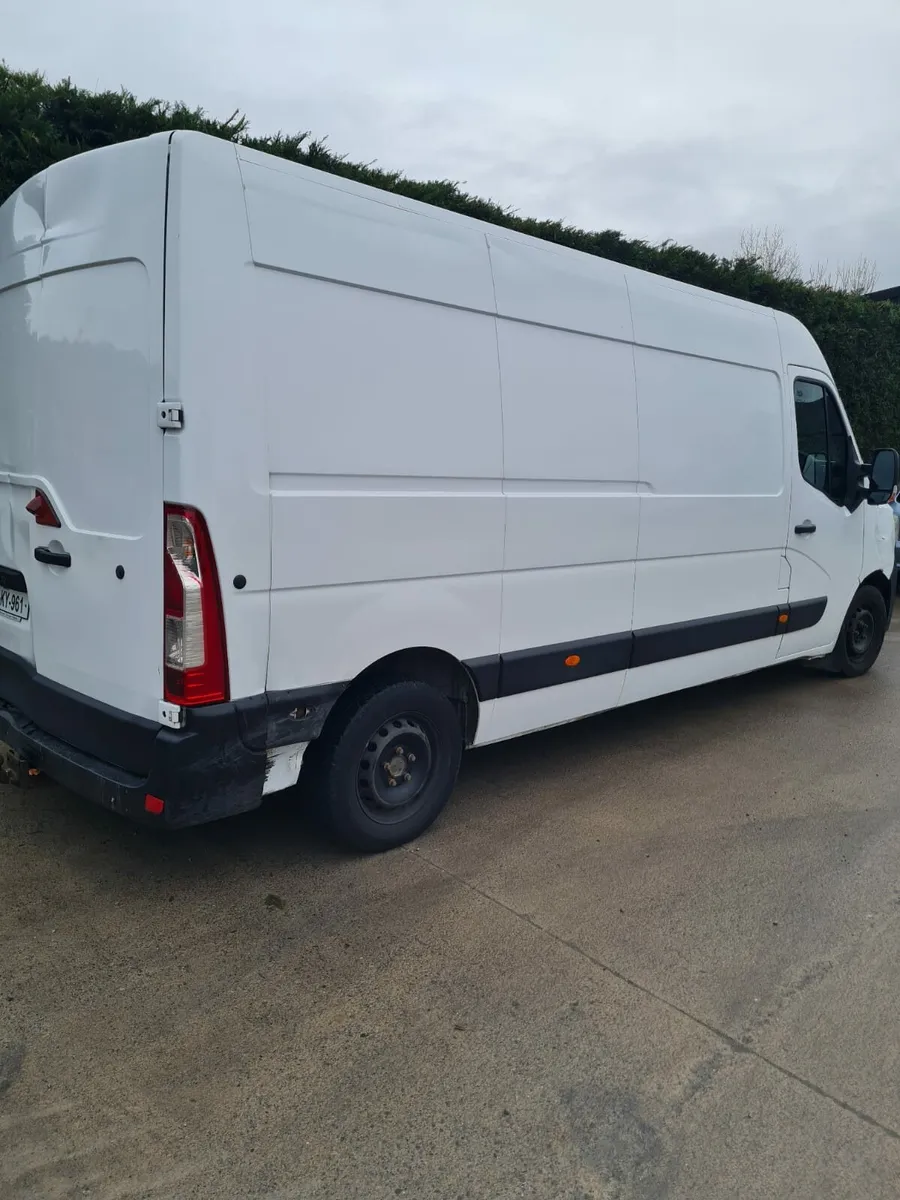 2019 Renault Master - Image 2