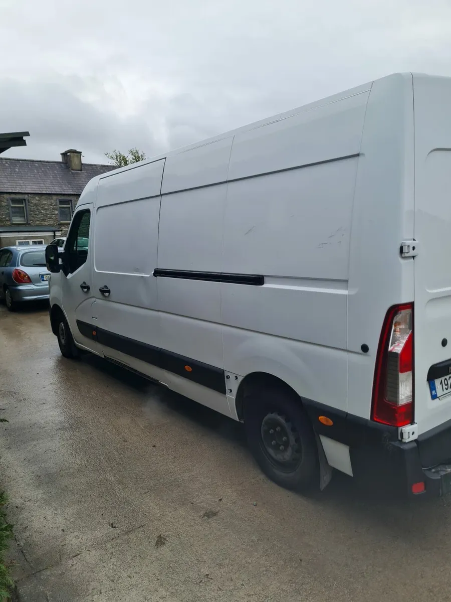 2019 Renault Master - Image 3