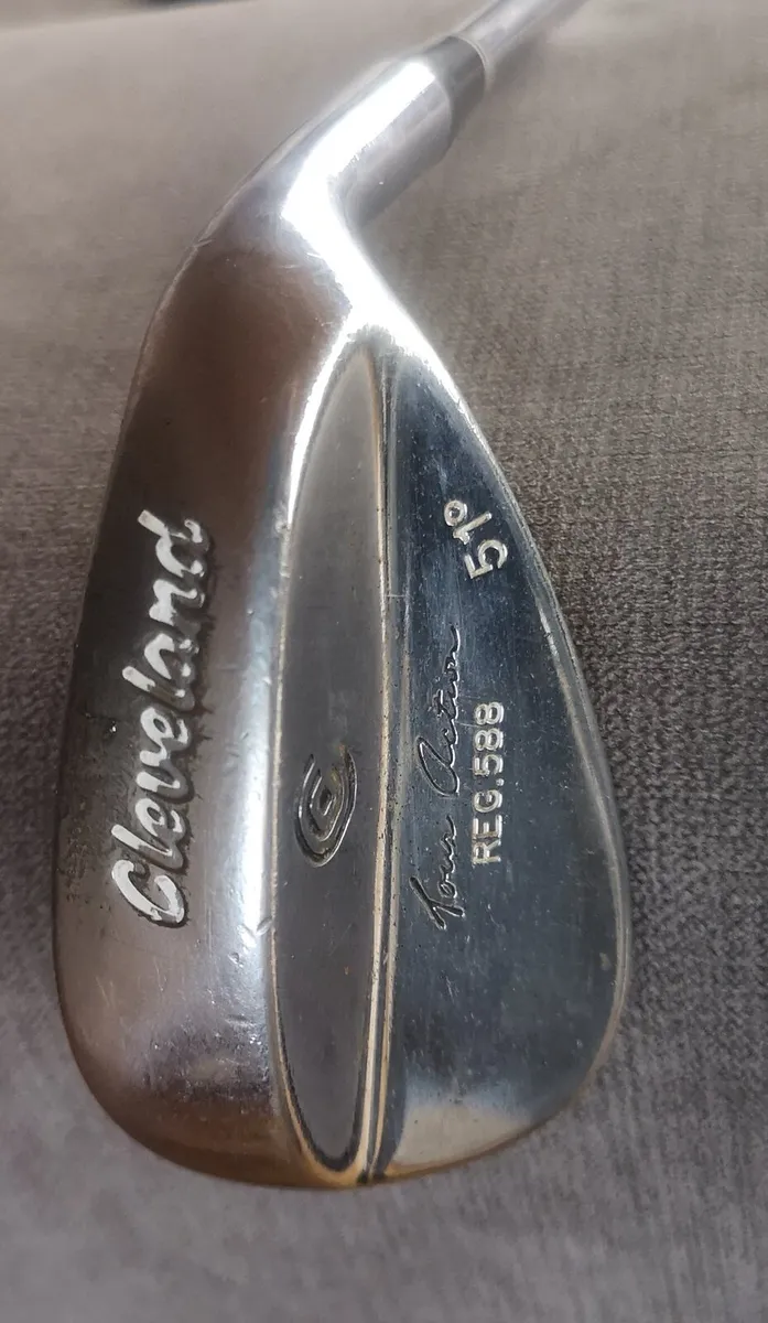 Cleveland Tour Action 588 gap wedge, 51 Degree - Image 1