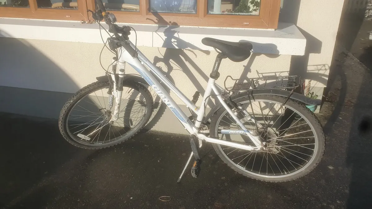 Giant ladies bike - Image 1