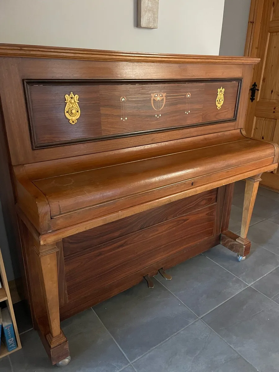 Piano - Image 1