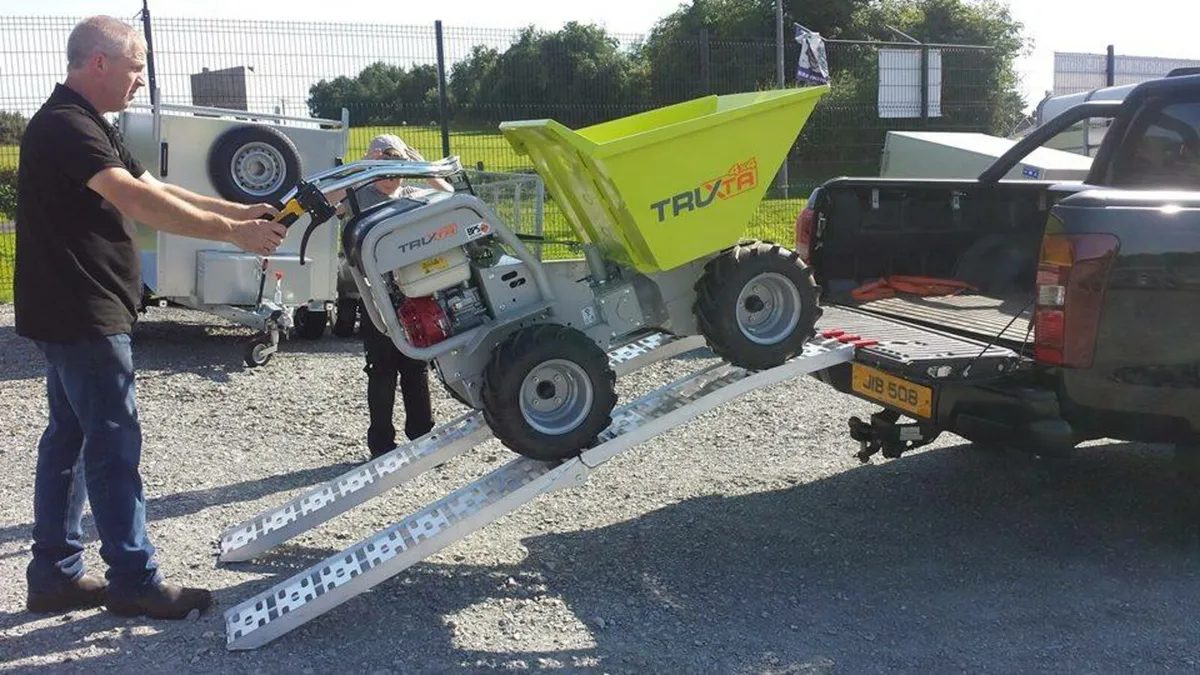 7ft lightweight aluminium folding loading ramps - Image 4
