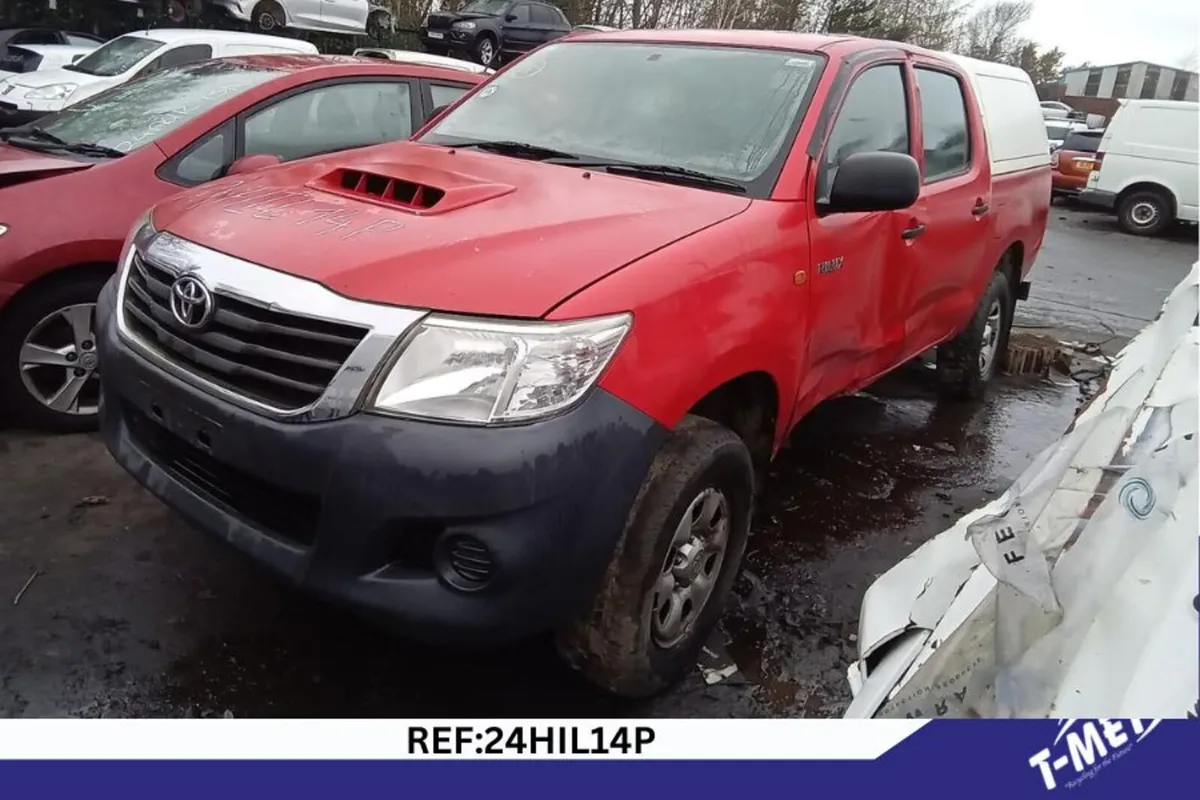 2011 TOYOTA HILUX BREAKING FOR PARTS - Image 1