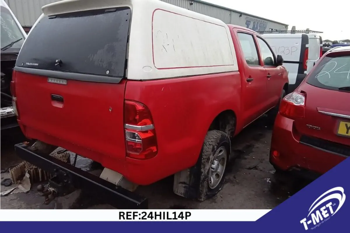 2011 TOYOTA HILUX BREAKING FOR PARTS - Image 3