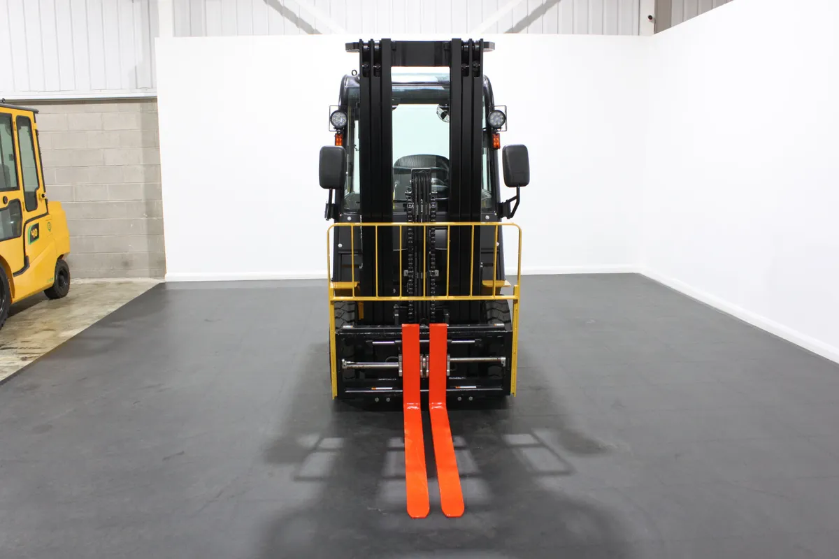 New- HIFOUNE FBL25 –2.5T Lithium Electric Forklift - Image 4