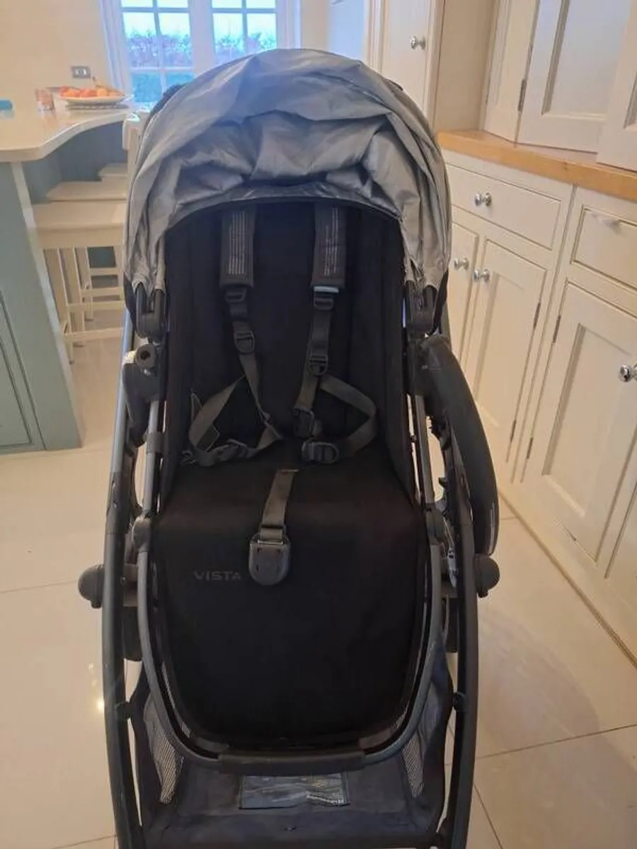 Uppababy Vista V2 Buggy travel system - Image 4