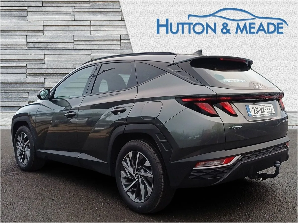 Hyundai Tucson Executive 1.6 Diesel 5dr - Image 2