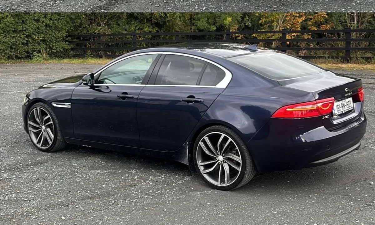 Jaguar XE 2016 - Image 2