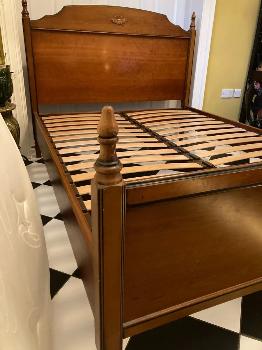 Deluxe king size Bed - Image 3