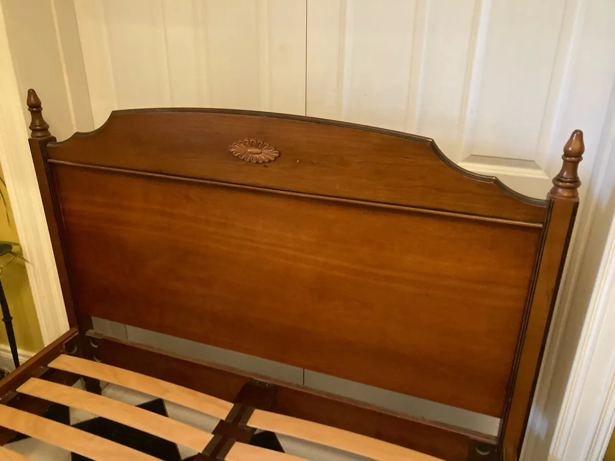 Deluxe king size Bed - Image 1