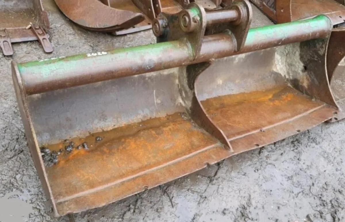 5ft ditching bucket (45mm pins) - Image 1