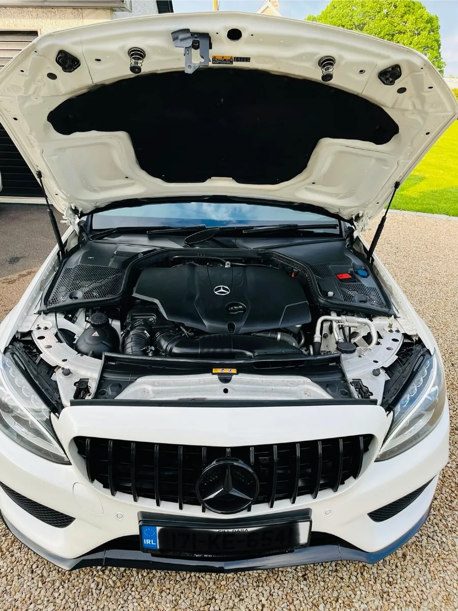 Mercedes-Benz C-Class 220D AMG - Image 4