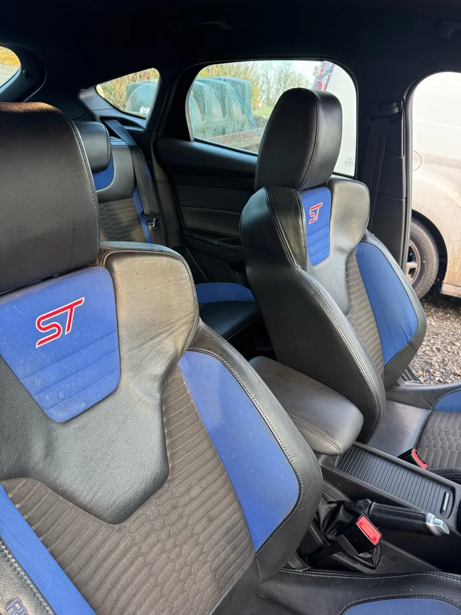Ford Focus ST 2.0 - Image 2