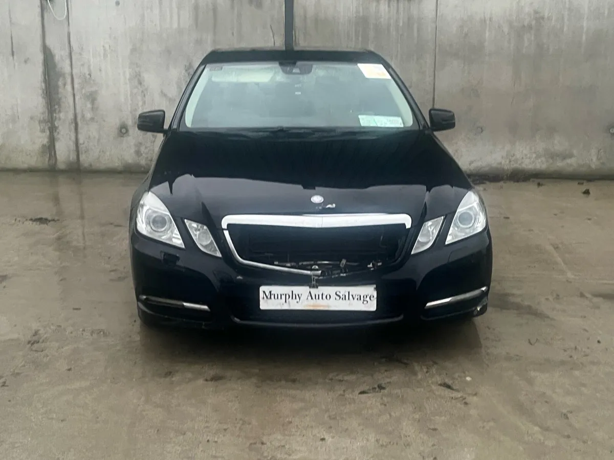 2010 Mercedes E Class for parts - Image 1