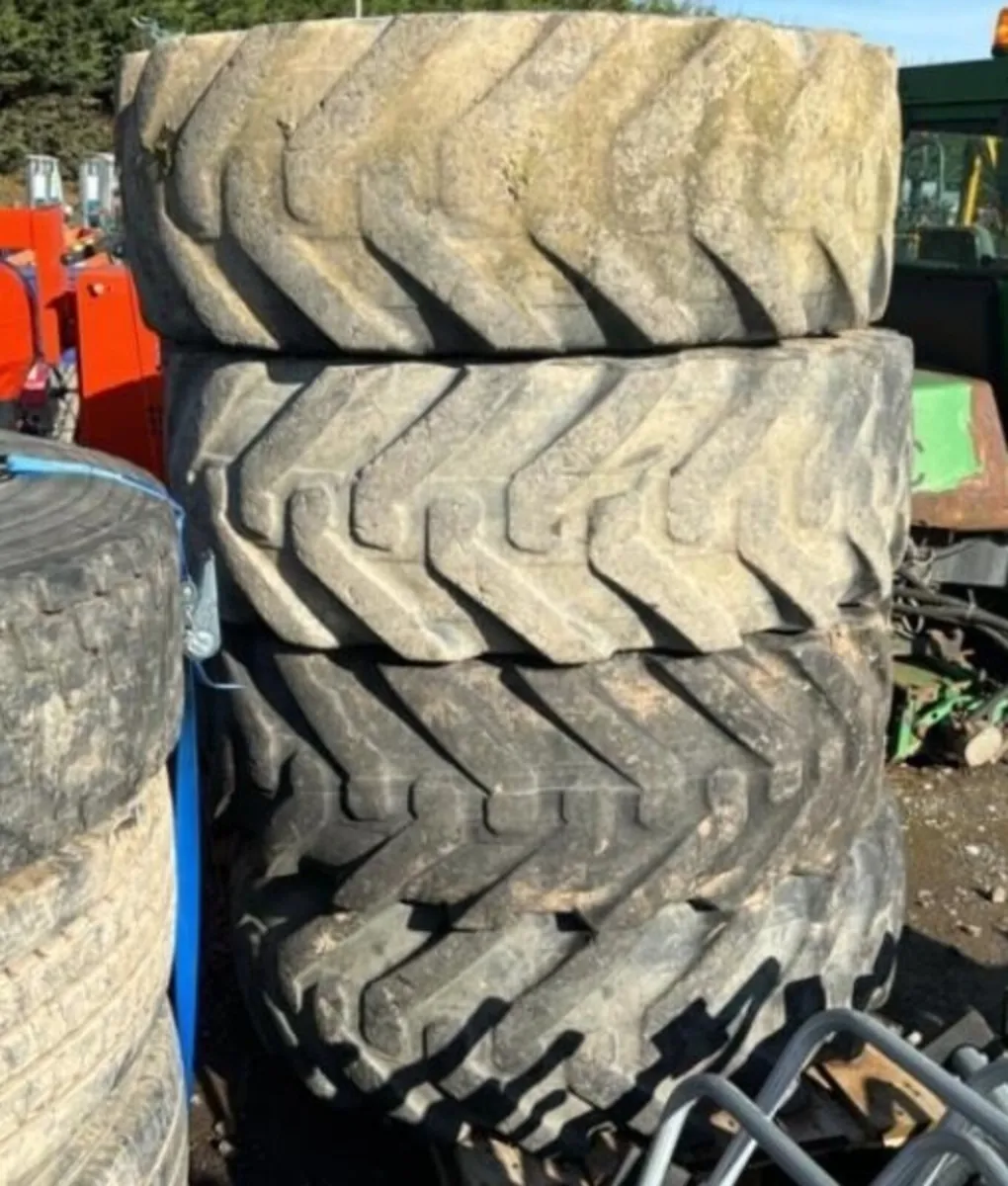 4 x ALLIANCE TOUGHTRAC tyres (440/80-24) - Image 4