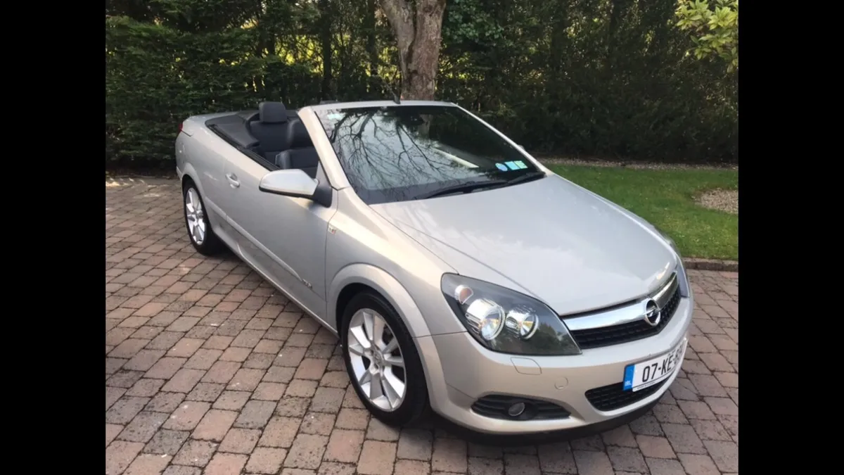 Opel Astra CC Cabriolet Tax&NCT  exceptional€5995 - Image 3