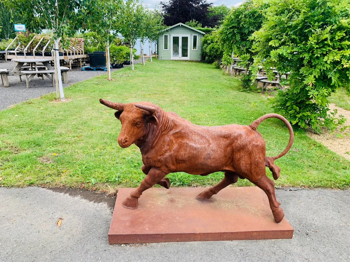 Xxl cast iron bull statue - Image 3